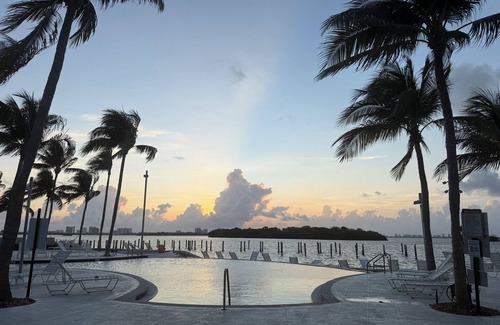 Northeast Miami Condo | 2/2 Waterfront Condo in Gated Community – Resort Living in Miami’s Nirvana