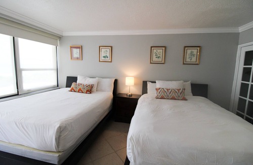 Miami Beach Condo | 2/2 with Balcony, Direct Beach Access Resort Style Condo w/ 2 pools, jacuzzi