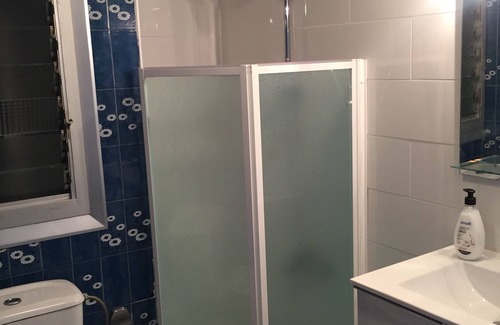 Alicante Apartment | 2/3 bedroom Apartment sunny spacious hillside convenient free WiFi in Alicante