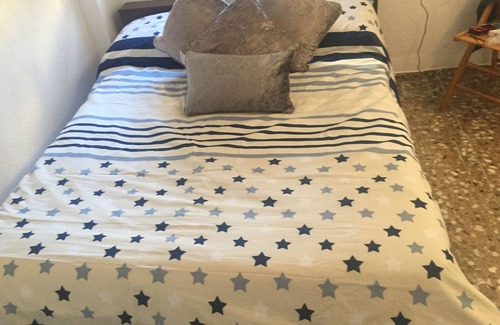 Alicante Apartment | 2/3 bedroom Apartment sunny spacious hillside convenient free WiFi in Alicante