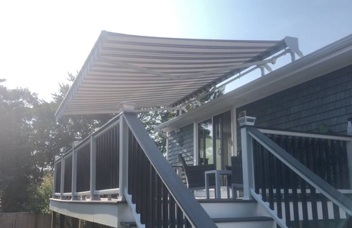 Pocasset House | 2–3-minute walk to Hen's Cove Beach at end of road