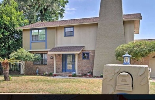 Northeast Pensacola House | 2,500 SF Comfortable, Beautiful Home with Heated Pool, Jacuzzi Tub, Game Room!