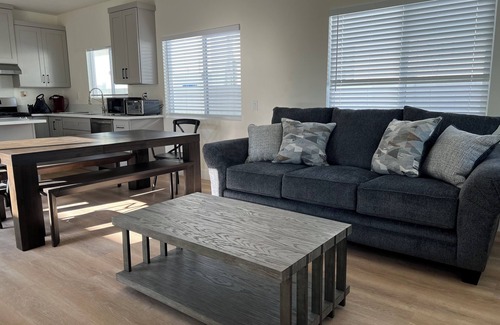 Garden Grove House | 2.9 mi-Disney/Cal Adventure 4.2