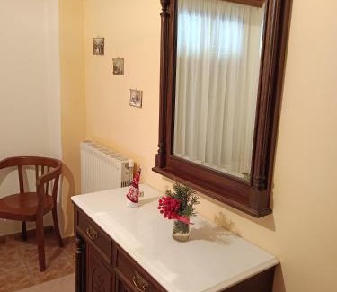 Anatoliki Frangista House | 2 Alonia