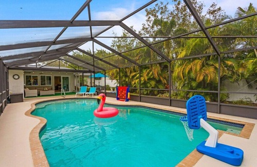 Bradenton House | 2 Amazing Side by Side Houses | Sleeps 21