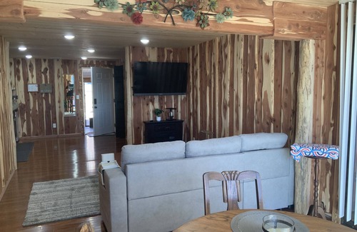 Rockaway Beach Apartment | 2. Apartment with Lake View