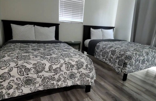 Marina House | 2 Aquarium passes! Newly remodeled home near beach!