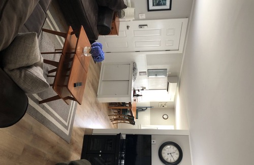 Bourne Cottage | 2 B/R cottage with water views located along the mouth of the Cape Cod Canal
