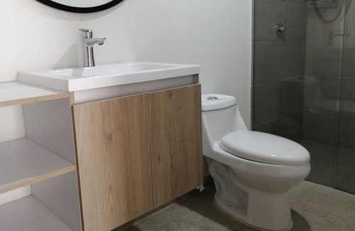 La America Apartment | ☆ 2 BALCONIES + 1Patio ☆ 3bed+2sofabed Sta Monica❤ 20min LAURELES