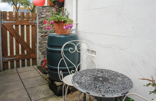 Torcross Cottage | 2 BAYVIEW, pet friendly, character holiday cottage in Torcross