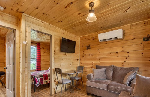 Waynesville Cabin | 2 BD 1 BA Efficiency Cabin Views Easy Paved Access, Cable, WIFI Close to Town