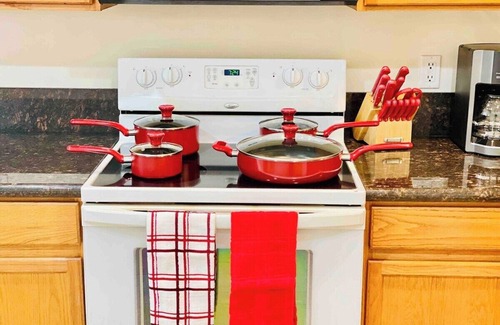Reno House | 2 Bd, 2.5 Baths, Sleeps 6/G9
