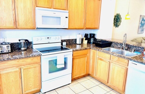 Reno House | 2 Bd, 2.5 Baths, Sleeps 7/E8