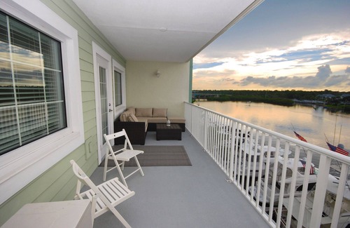 Indian Rocks Beach Condo | 2 BD/2BA Condo at Waterpark - 4 FREE waterpark passes