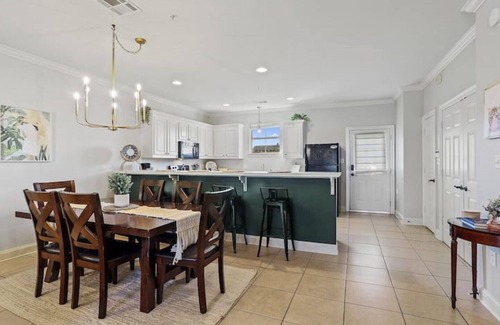 Highlands - Perkins Condo | 2-bd condo close to campus, free parking, sleeps 6