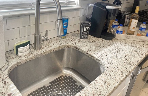 Lindbergh Apartment | 2 bd Fast W/Dryer Wifi Free Parking Full Kitchen Pool