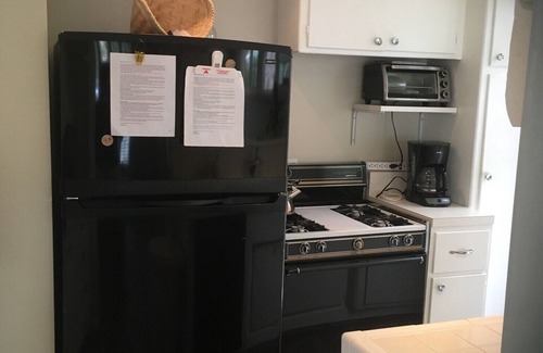 Corona del Mar Cottage | 2 Bd LOVELY COZY COTTAGE-Steps to beach and village 4 shopping and restaurants