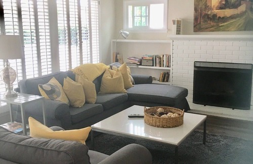 Corona del Mar Cottage | 2 Bd LOVELY COZY COTTAGE-Steps to beach and village 4 shopping and restaurants