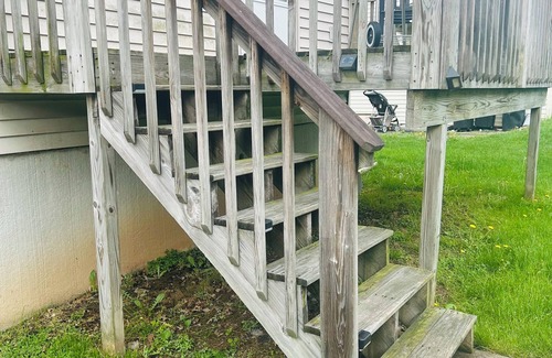 Catawissa Apartment | 2 bdr/1 bath: 10-15 mins to Bloomsburg University/Knoebel's/Geisinger