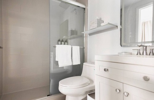 South Pointe Condo | 2 Bdr/1 Bth CHIC & COZY Apartment on Collins Ave