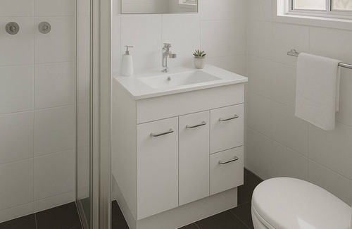 Griffith Apartment | 2 bdr apartment Griffith ACT, pool, parking