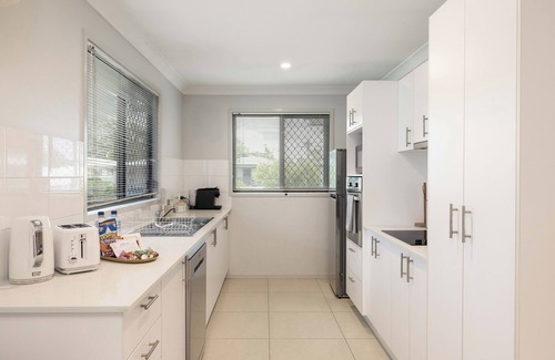 Rocklea Apartment | 2 Bdr Apt! Garage! Balcony! GST Credits! 121D2