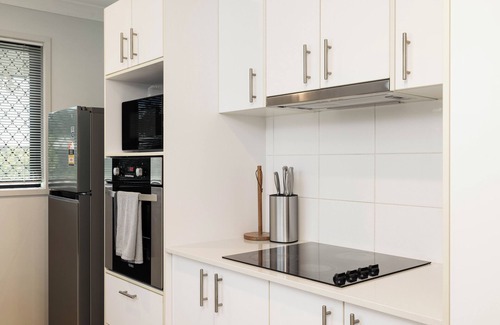 Rocklea Apartment | 2 Bdr Apt! Garage! Balcony! GST Credits! 121D2