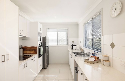 Rocklea Apartment | 2 Bdr Apt! Garage! Clean! GST Credits! 219D2