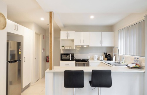 Sunnybank Apartment | 2 Bdr Apt! Train! Parking! Restaurants! 2144D2