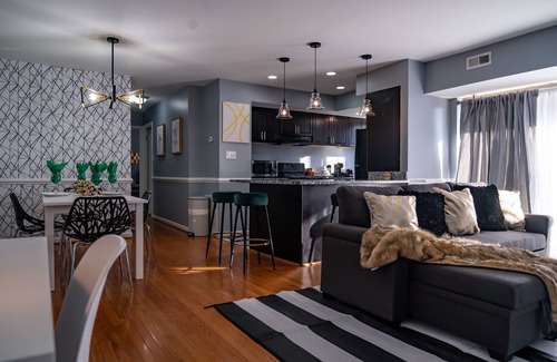 Baileys Crossroads Condo | 2-Bdr Condo, Free Parking , Self Check-In