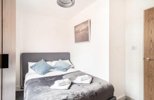 Preston Apartment | 2 BDR Flat By Eason Stays Short Lets & Serviced Accommodation Preston With Free Wifi