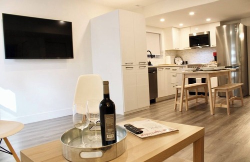 Knight Apartment | 2 BDR Stylish Comfort Parkside