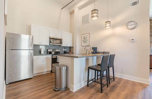 Galveston Condo | 2 Bdrm/2 Bath Corner Penthouse Suite for 6, steps to The Cruises & The Strand!