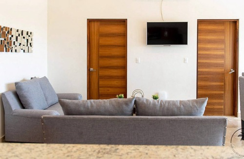 Las Gaviotas Apartment | 2 BDRM Apt with Balcony in Zona Dorada