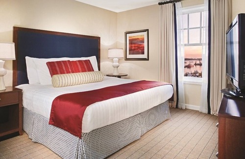 The Point Resort | 2 bdrm Club Wyndham Long Wharf;10 min walk to Newport Boat Show; parking incl.