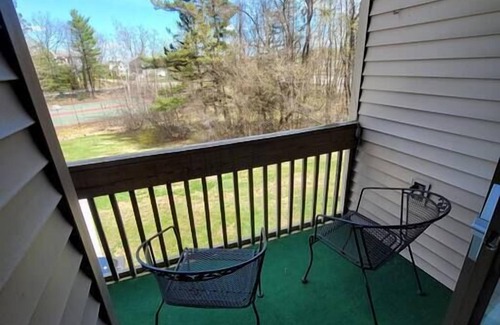 Weirs Beach Apartment | 2 Bdrm Condo walking distance to Weirs Beach and much more!