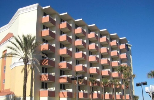 Bostroms Condo | 2 BDRM COVE ON ORMOND BEACH~ AQUARIUM, POOLS, RIGHT ON BEACH, DINING