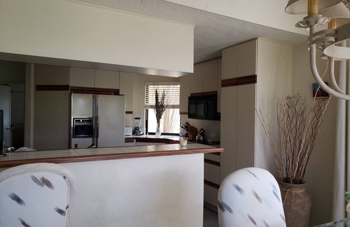 Palm Desert Condo | 2 bdrm plus den, 2 bath. Overlooking the 8th hole of the Challenge Course w/lake