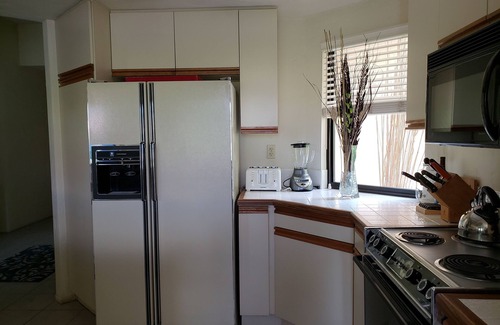 Palm Desert Condo | 2 bdrm plus den, 2 bath. Overlooking the 8th hole of the Challenge Course w/lake