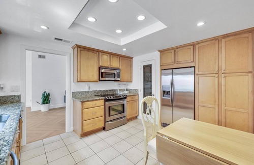 Santa Ana Heights House | 2 Bdrm · Pool · Irvine! Extended Stays Welcome!