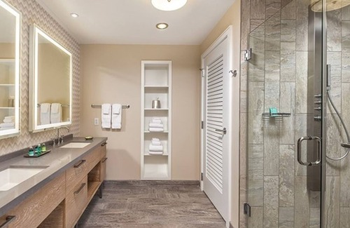 Clearwater Beach Resort | 2 Bdrm Presidential Villa Wyndham Clearwater Resort