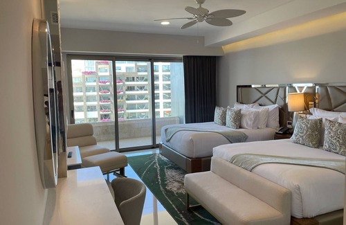 Cabo San Lucas Resort | 2 bdrms & THREE baths in FIVE-DIAMOND Resort! Luxury awaits you!