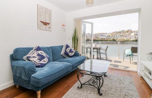 Turnchapel House | 2 Beach Cottage