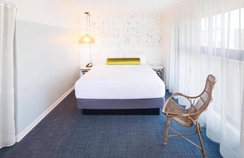 Venice Hotel | 2 Beach Rooms w/Private Balcony | Kitchen | Free Breakfast | Rooftop