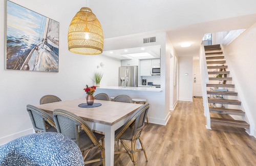 Captiva Apartment | 2 Beach Villas w/3BR & Pristine Beach Access, Family Adventures - Golf, Fishing