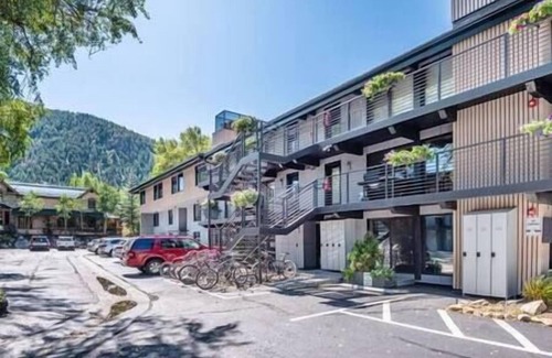 Aspen Apartment | 2 Beautiful Condo Right on the River, In Town
