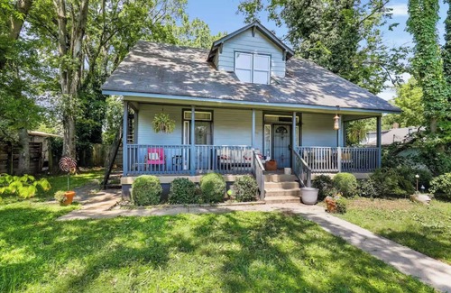 Talbot's Corner Apartment | 2 Bed 1 Bath in Trendy East Nashville Neighborhood!
