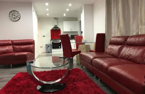 Lacey Green House | 2 Bed-1 Bath-Sleeps 4-Parking-Pets