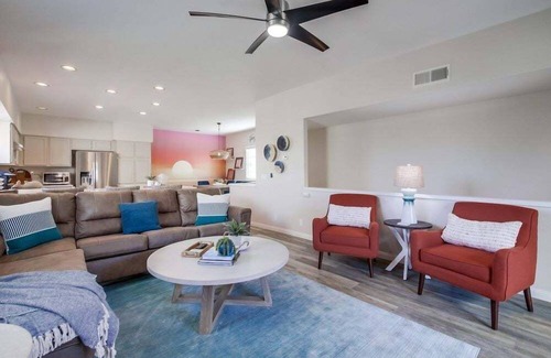 Central Mission Beach Apartment | 2 bed 2.5 bath in Mission Beach