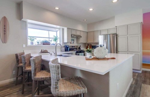 Central Mission Beach Apartment | 2 bed 2.5 bath in Mission Beach